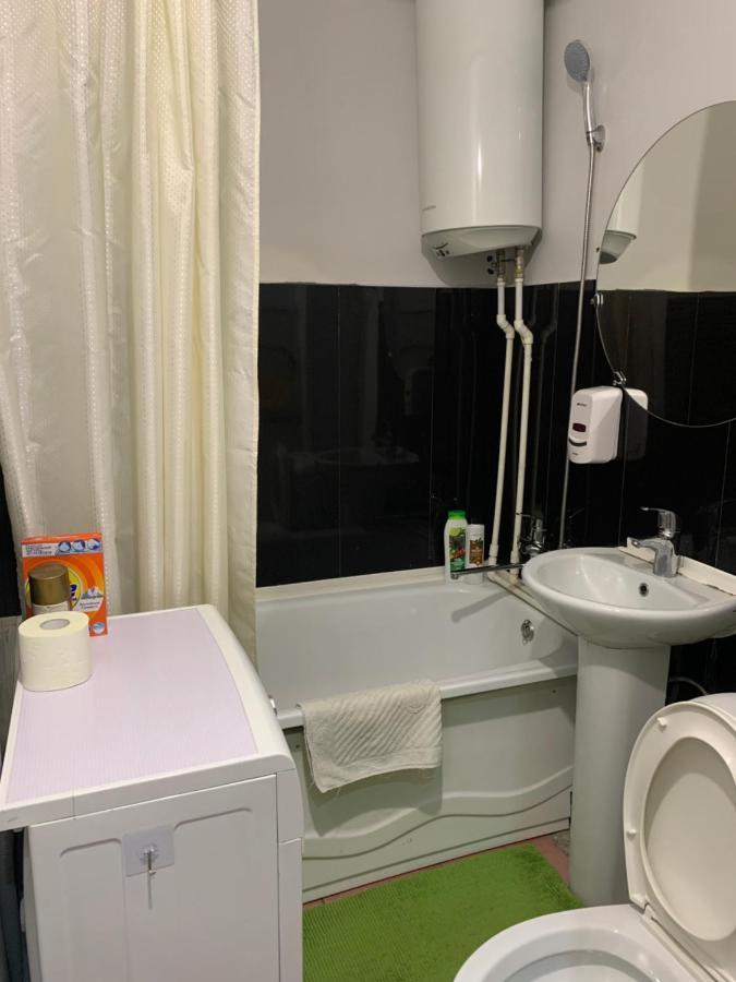Уютная Квартира В Центре По Ул Гоголя Karaganda Bagian luar foto